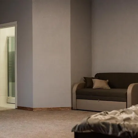 מלון Bratkivchanka